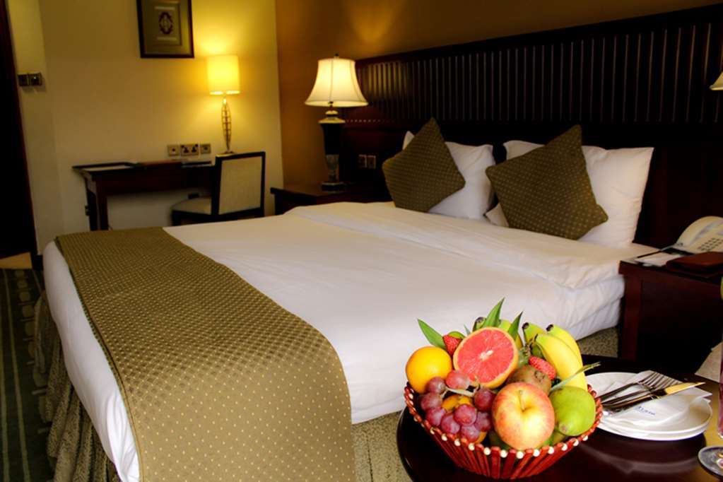 Golden Tulip Khatt Springs Resort & Spa ราสอัลไคมาห์ ภายนอก รูปภาพ